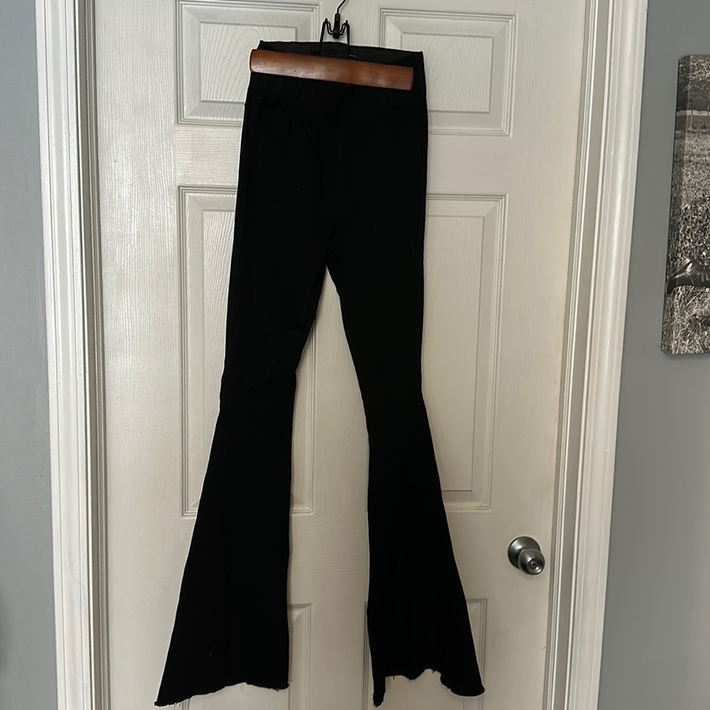 Three birds nest women’s flares